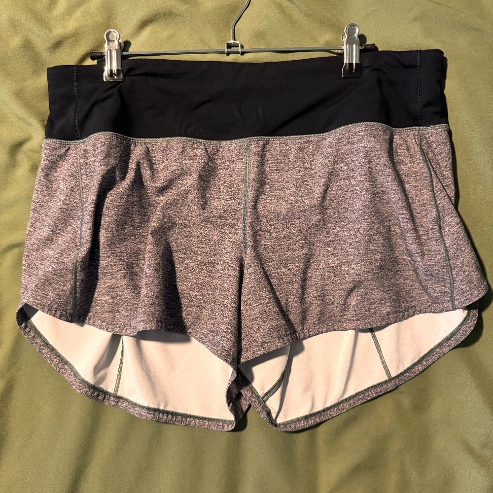 EUC - Lululemon Speed Up Mid-Rise Lined Short 4"